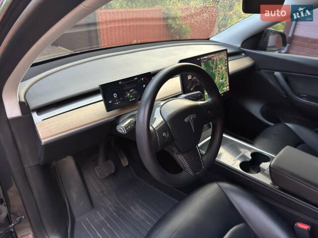 Серый Тесла Model Y, объемом двигателя 0 л и пробегом 78 тыс. км за 28000 $, фото 6 на Automoto.ua