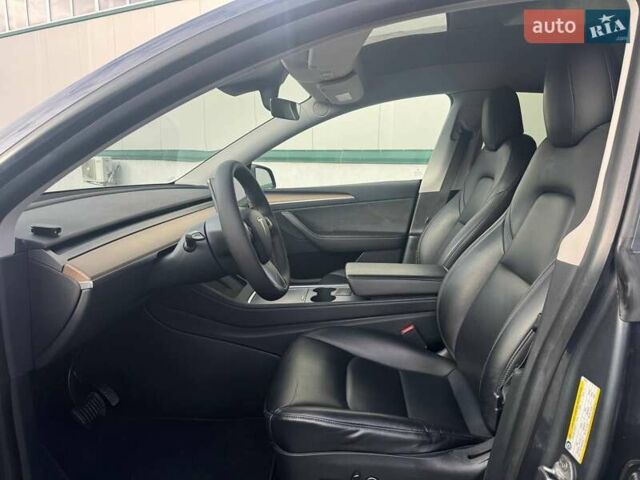 Серый Тесла Model Y, объемом двигателя 0 л и пробегом 110 тыс. км за 22000 $, фото 9 на Automoto.ua