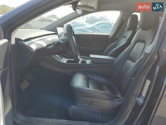 Серый Тесла Model Y, объемом двигателя 0 л и пробегом 81 тыс. км за 17500 $, фото 6 на Automoto.ua