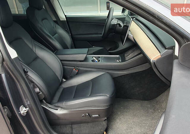 Тесла Model Y 2021 в Киеве на Automoto.ua Серый Тесла Model Y, объемом двигателя 0 л и пробегом 84 тыс. км за 27900 $, фото 9 на Automoto.ua