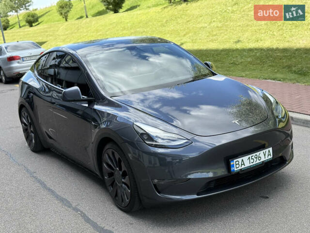 Серый Тесла Model Y, объемом двигателя 0 л и пробегом 42 тыс. км за 29900 $, фото 3 на Automoto.ua