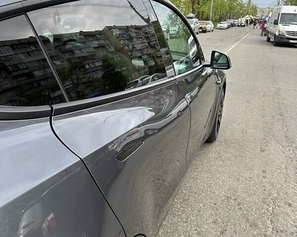 Серый Тесла Model Y, объемом двигателя 0 л и пробегом 100 тыс. км за 25000 $, фото 15 на Automoto.ua