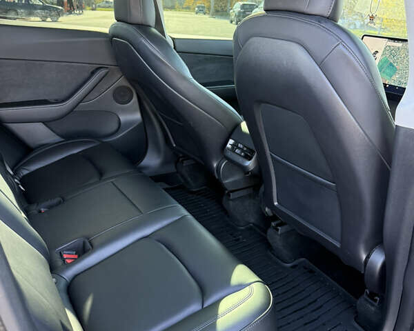 Серый Тесла Model Y, объемом двигателя 0 л и пробегом 44 тыс. км за 26000 $, фото 34 на Automoto.ua