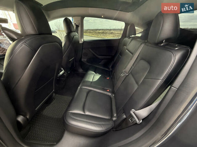 Серый Тесла Model Y, объемом двигателя 0 л и пробегом 96 тыс. км за 27500 $, фото 39 на Automoto.ua