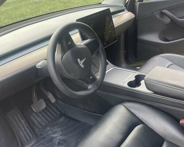 Серый Тесла Model Y, объемом двигателя 0 л и пробегом 75 тыс. км за 24500 $, фото 12 на Automoto.ua
