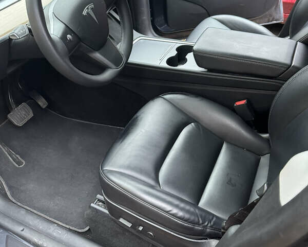 Серый Тесла Model Y, объемом двигателя 0 л и пробегом 85 тыс. км за 23000 $, фото 6 на Automoto.ua