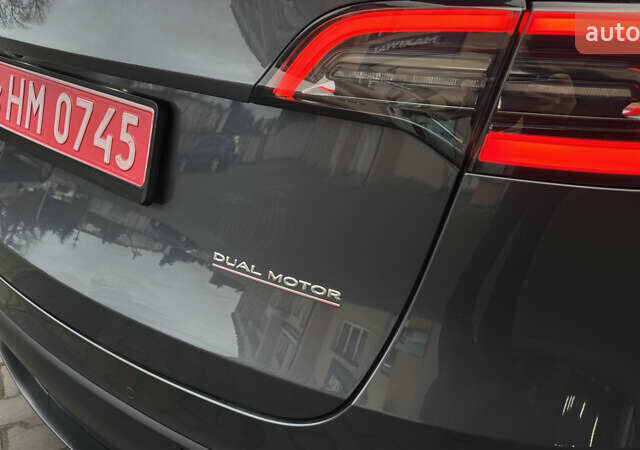 Серый Тесла Model Y, объемом двигателя 0 л и пробегом 138 тыс. км за 20200 $, фото 18 на Automoto.ua