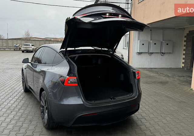 Серый Тесла Model Y, объемом двигателя 0 л и пробегом 138 тыс. км за 20200 $, фото 38 на Automoto.ua