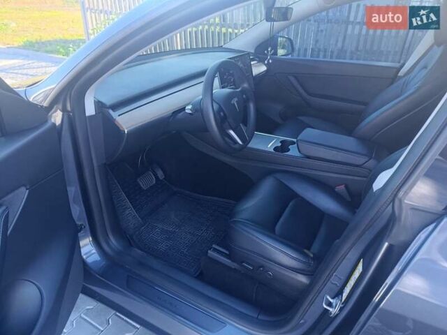 Серый Тесла Model Y, объемом двигателя 0 л и пробегом 29 тыс. км за 27500 $, фото 4 на Automoto.ua