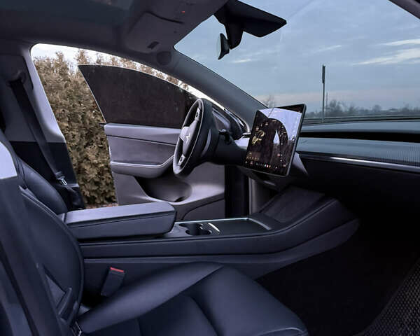 Серый Тесла Model Y, объемом двигателя 0 л и пробегом 49 тыс. км за 26500 $, фото 11 на Automoto.ua