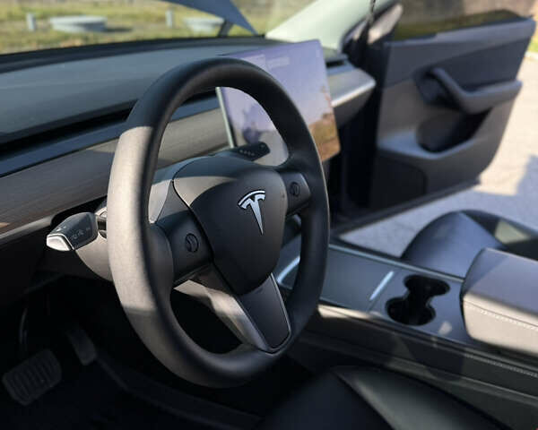 Серый Тесла Model Y, объемом двигателя 0 л и пробегом 44 тыс. км за 26000 $, фото 48 на Automoto.ua