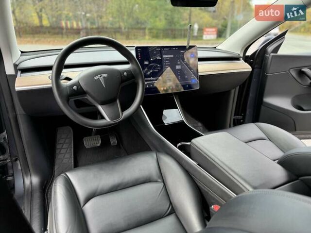 Серый Тесла Model Y, объемом двигателя 0 л и пробегом 211 тыс. км за 18950 $, фото 44 на Automoto.ua