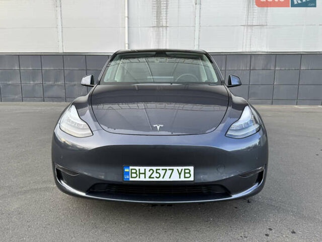 Серый Тесла Model Y, объемом двигателя 0 л и пробегом 33 тыс. км за 23999 $, фото 4 на Automoto.ua