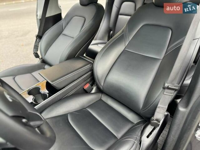 Серый Тесла Model Y, объемом двигателя 0 л и пробегом 211 тыс. км за 18950 $, фото 46 на Automoto.ua