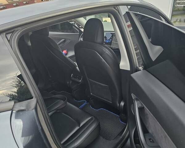 Тесла Model Y 2021 в Мукачеве на Automoto.ua Серый Тесла Model Y, объемом двигателя 0 л и пробегом 62 тыс. км за 26950 $, фото 11 на Automoto.ua