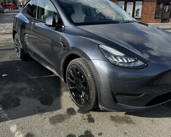 Серый Тесла Model Y, объемом двигателя 0 л и пробегом 20 тыс. км за 21500 $, фото 2 на Automoto.ua
