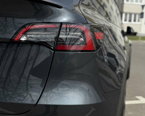Серый Тесла Model Y, объемом двигателя 0 л и пробегом 96 тыс. км за 27500 $, фото 30 на Automoto.ua