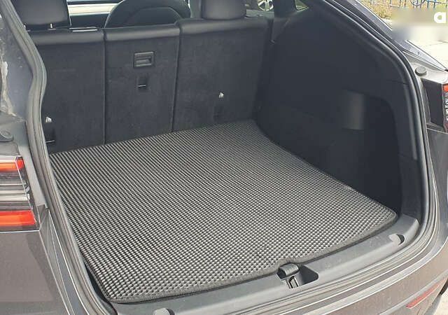 Сірий Тесла Model Y, об'ємом двигуна 0 л та пробігом 84 тис. км за 27900 $, фото 27 на Automoto.ua