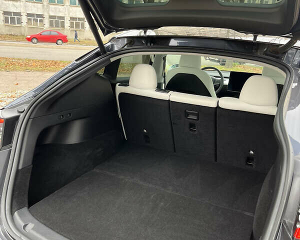 Сірий Тесла Model Y, об'ємом двигуна 0 л та пробігом 34 тис. км за 24500 $, фото 5 на Automoto.ua