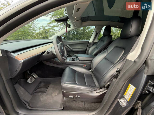 Серый Тесла Model Y, объемом двигателя 0 л и пробегом 91 тыс. км за 26500 $, фото 28 на Automoto.ua