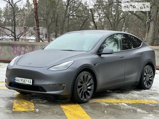 Серый Тесла Model Y, объемом двигателя 0 л и пробегом 19 тыс. км за 29999 $, фото 7 на Automoto.ua