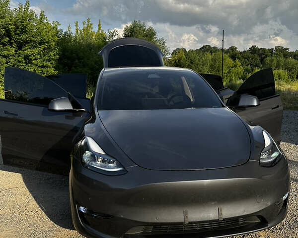 Серый Тесла Model Y, объемом двигателя 0 л и пробегом 41 тыс. км за 30000 $, фото 3 на Automoto.ua