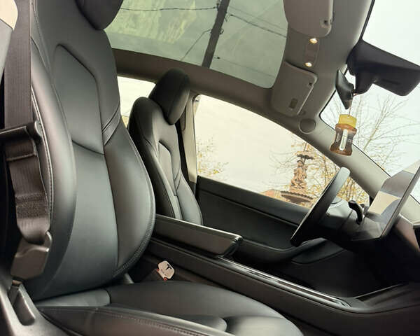 Серый Тесла Model Y, объемом двигателя 0 л и пробегом 156 тыс. км за 24900 $, фото 13 на Automoto.ua