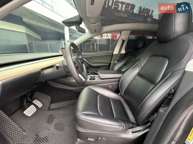 Серый Тесла Model Y, объемом двигателя 0 л и пробегом 109 тыс. км за 26900 $, фото 20 на Automoto.ua