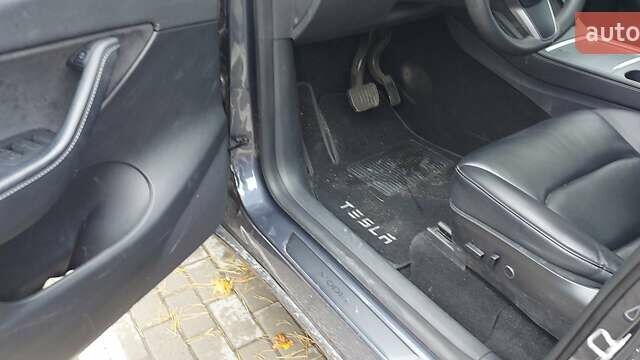 Тесла Model Y 2022 в Буче на Automoto.ua Серый Тесла Model Y, объемом двигателя 0 л и пробегом 144 тыс. км за 21300 $, фото 11 на Automoto.ua