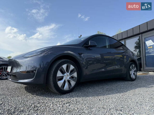 Серый Тесла Model Y, объемом двигателя 0 л и пробегом 31 тыс. км за 24800 $, фото 1 на Automoto.ua