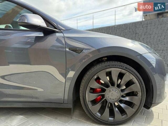Серый Тесла Model Y, объемом двигателя 0 л и пробегом 93 тыс. км за 23400 $, фото 4 на Automoto.ua