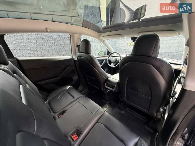 Серый Тесла Model Y, объемом двигателя 0 л и пробегом 93 тыс. км за 23400 $, фото 10 на Automoto.ua