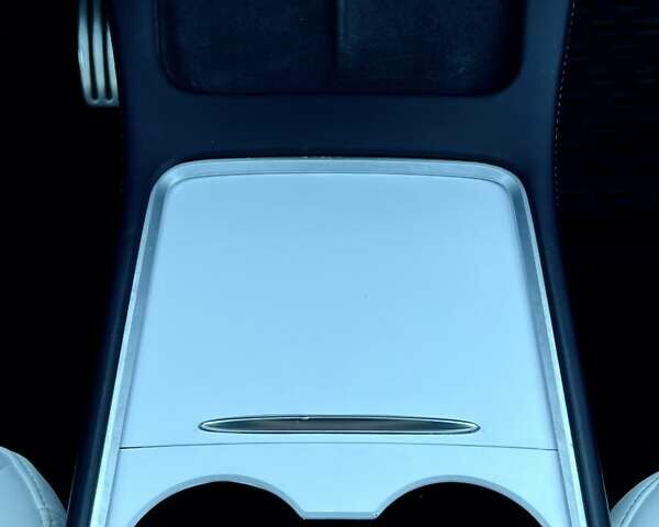 Сірий Тесла Model Y, об'ємом двигуна 0 л та пробігом 25 тис. км за 33000 $, фото 49 на Automoto.ua