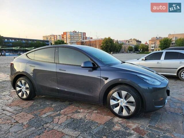 Серый Тесла Model Y, объемом двигателя 0 л и пробегом 49 тыс. км за 26950 $, фото 13 на Automoto.ua