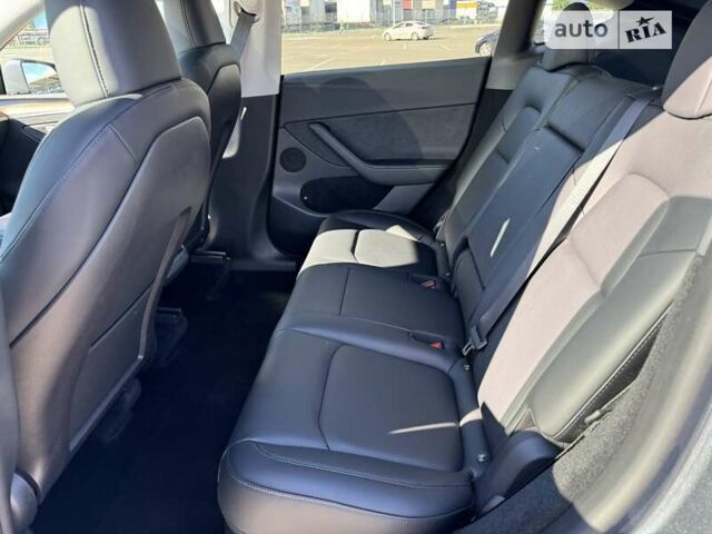 Серый Тесла Model Y, объемом двигателя 0 л и пробегом 15 тыс. км за 33500 $, фото 13 на Automoto.ua