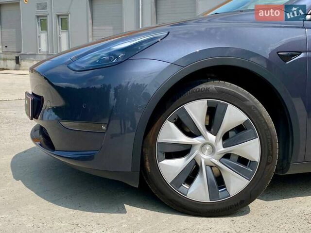 Серый Тесла Model Y, объемом двигателя 0 л и пробегом 20 тыс. км за 33990 $, фото 2 на Automoto.ua