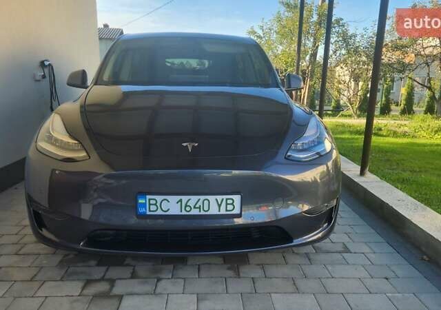 Серый Тесла Model Y, объемом двигателя 0 л и пробегом 18 тыс. км за 33000 $, фото 3 на Automoto.ua