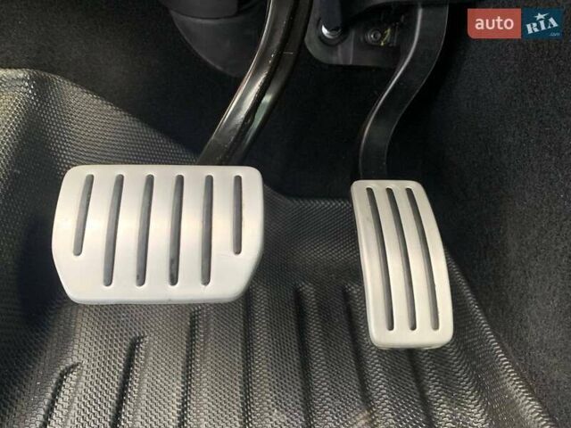 Серый Тесла Model Y, объемом двигателя 0 л и пробегом 54 тыс. км за 24000 $, фото 6 на Automoto.ua