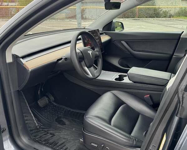 Серый Тесла Model Y, объемом двигателя 0 л и пробегом 61 тыс. км за 25500 $, фото 20 на Automoto.ua