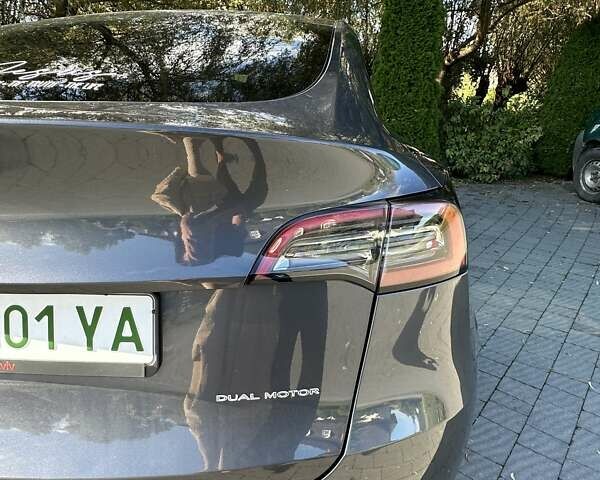 Серый Тесла Model Y, объемом двигателя 0 л и пробегом 60 тыс. км за 28999 $, фото 15 на Automoto.ua