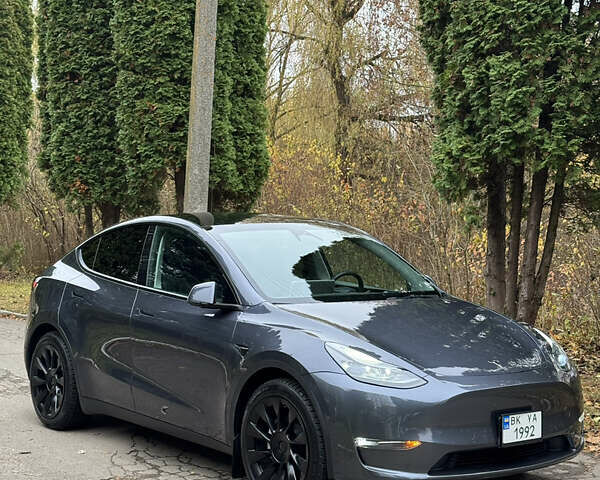 Серый Тесла Model Y, объемом двигателя 0 л и пробегом 58 тыс. км за 25000 $, фото 3 на Automoto.ua