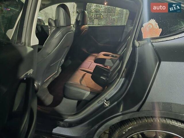 Сірий Тесла Model Y, об'ємом двигуна 0 л та пробігом 60 тис. км за 29900 $, фото 10 на Automoto.ua