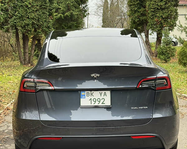Серый Тесла Model Y, объемом двигателя 0 л и пробегом 58 тыс. км за 25000 $, фото 1 на Automoto.ua