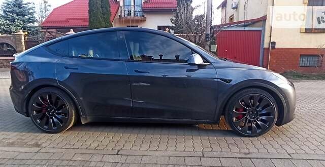 Серый Тесла Model Y, объемом двигателя 0 л и пробегом 35 тыс. км за 29950 $, фото 3 на Automoto.ua