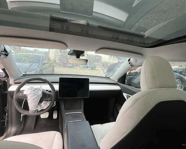 Серый Тесла Model Y, объемом двигателя 0 л и пробегом 99 тыс. км за 19600 $, фото 5 на Automoto.ua