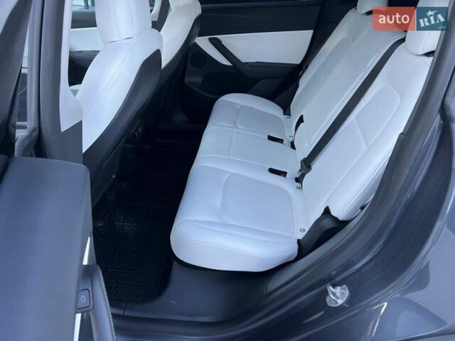 Серый Тесла Model Y, объемом двигателя 0 л и пробегом 25 тыс. км за 27000 $, фото 64 на Automoto.ua