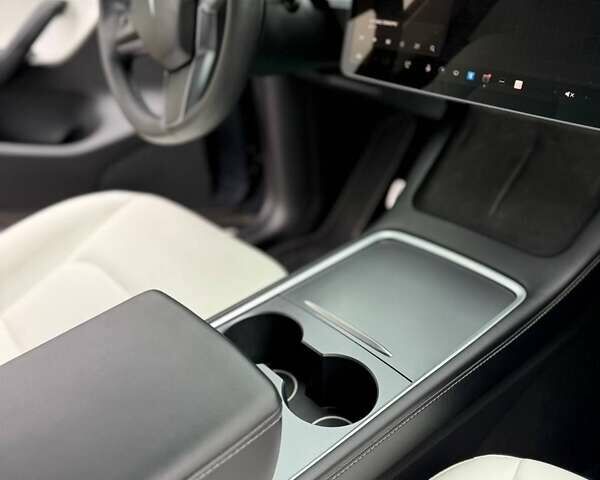 Сірий Тесла Model Y, об'ємом двигуна 0 л та пробігом 165 тис. км за 25000 $, фото 4 на Automoto.ua