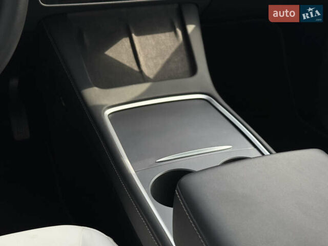 Тесла Model Y 2022 в Киеве на Automoto.ua Серый Тесла Model Y, объемом двигателя 0 л и пробегом 28 тыс. км за 29300 $, фото 26 на Automoto.ua