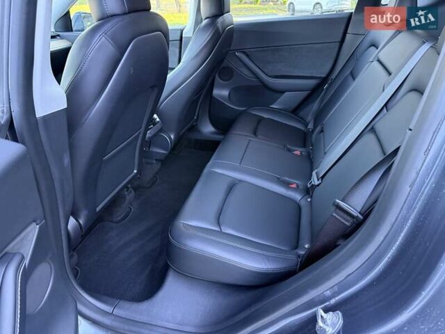 Серый Тесла Model Y, объемом двигателя 0 л и пробегом 38 тыс. км за 24999 $, фото 38 на Automoto.ua