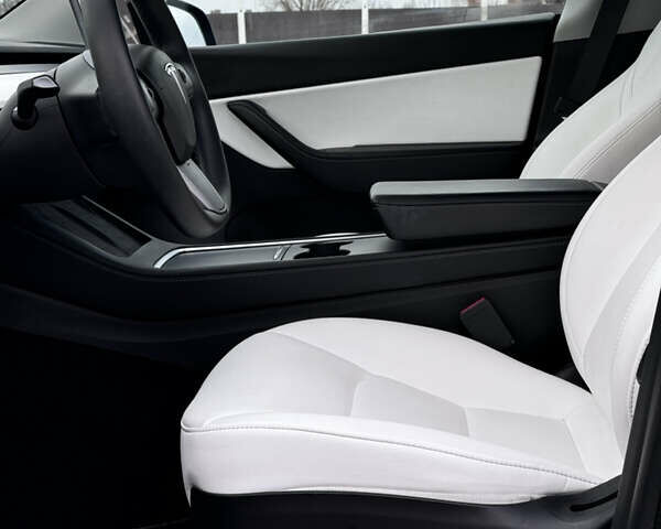 Серый Тесла Model Y, объемом двигателя 0 л и пробегом 26 тыс. км за 28900 $, фото 30 на Automoto.ua